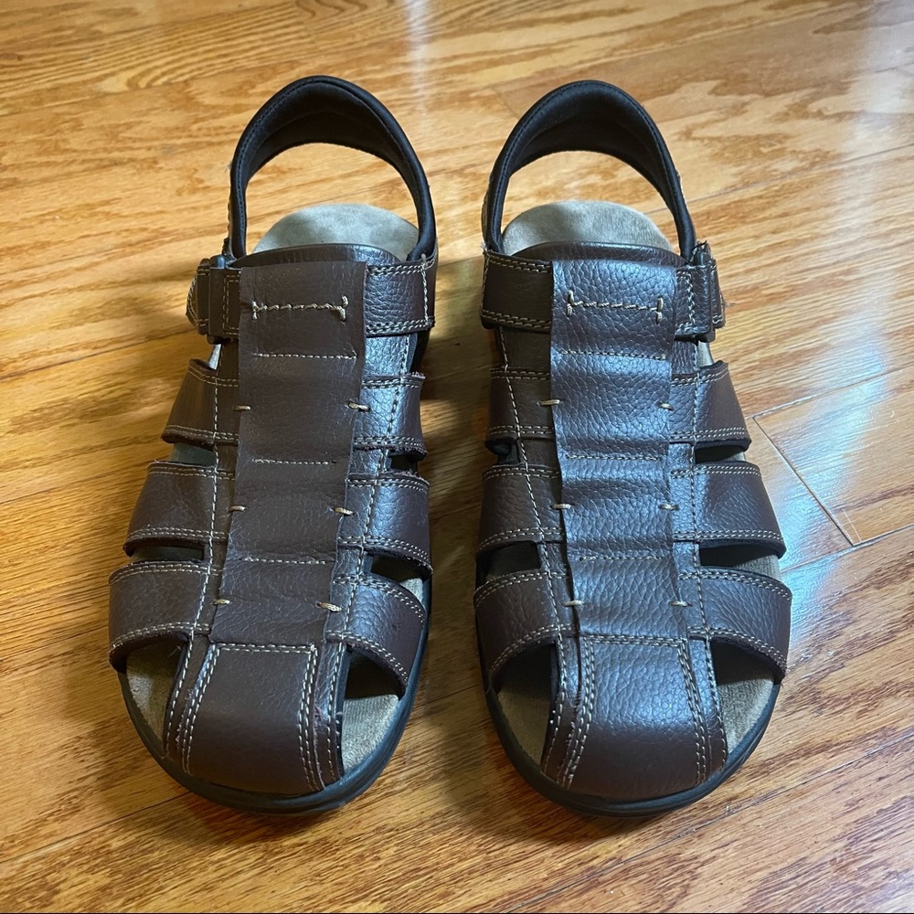 Dockers men’s Sandals size 11 in brown - Barely Worn!